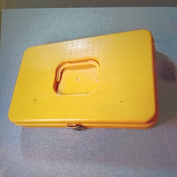 Vintage Thread sewing notion box. Rare - Picture 1 of 3